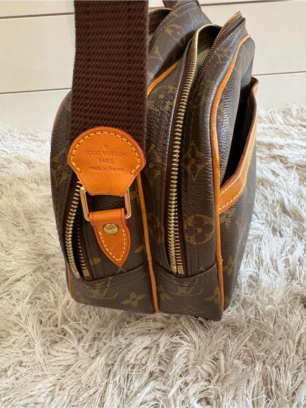 Louis Vuitton Brown Monogram Messenger Bag with Tan Trim - Picture 4 of 11